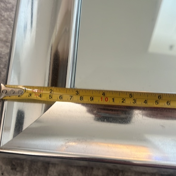 Mirror 26.5” x 20.5” - Picture 5 of 8